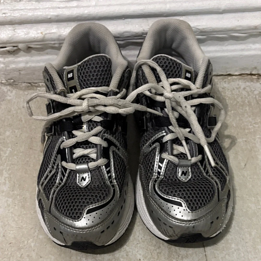 New Balance Kids' Black and Silver Sneakers